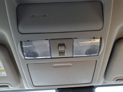 Used 2025 Nissan Frontier SV w/ SV Convenience Package image 30