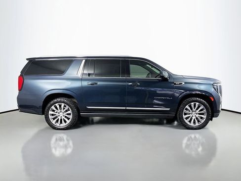 Used 2022 GMC Yukon XL Denali image 10
