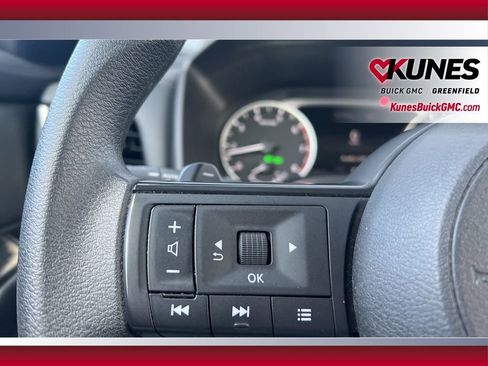 Used 2024 Nissan Rogue S image 19