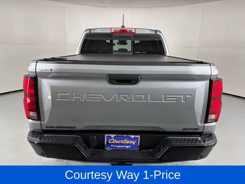 Used 2023 Chevrolet Colorado ZR2 w/ ZR2 Convenience Package III AWD/4WD image 9