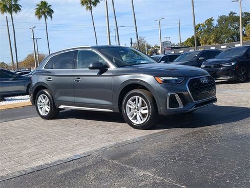 Used 2023 Audi Q5 2.0T Premium w/ Convenience Package image 2