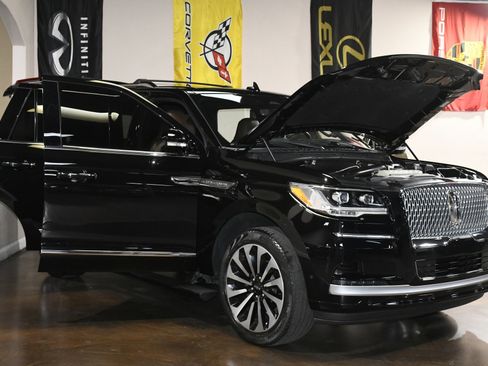 Used 2023 Lincoln Navigator Reserve image 89