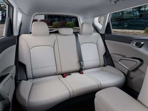 New 2025 Kia Soul LX image 16