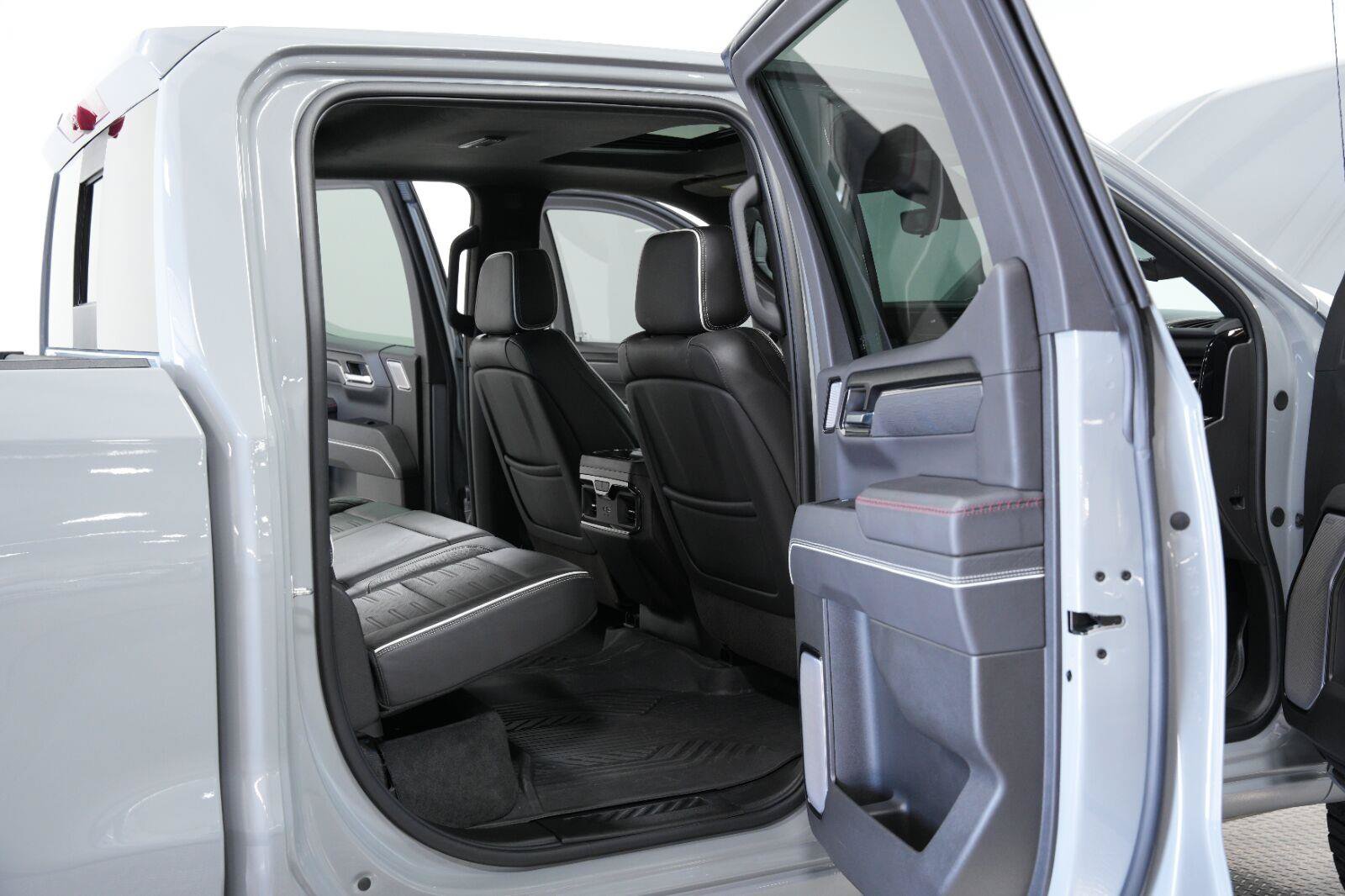 Used 2024 GMC Sierra 1500 AT4X w/ AT4X AEV Edition AWD/4WD image 13