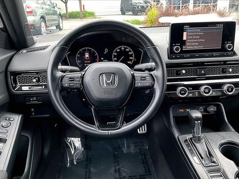 Used 2023 Honda Civic Sport image 8