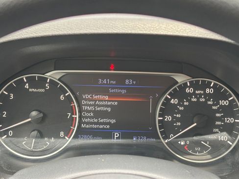 Used 2025 Nissan Altima 2.5 SV FWD image 35