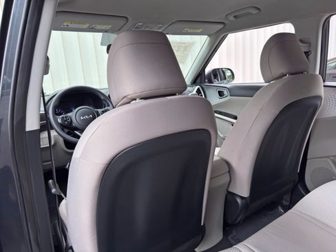 Used 2022 Kia Soul LX FWD image 25