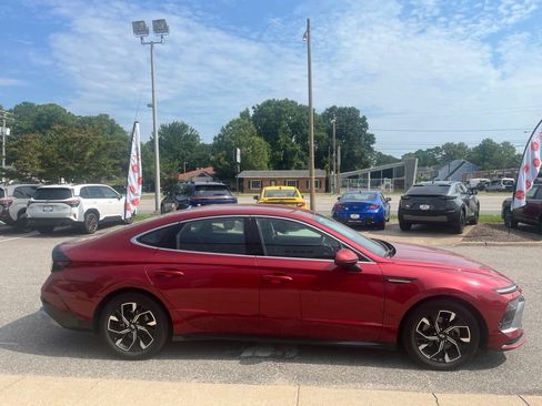 Used 2024 Hyundai Sonata SEL AWD/4WD image 3