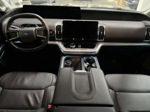 Used 2025 Ford Expedition Max Platinum w/ Platinum Ultimate Package image 13