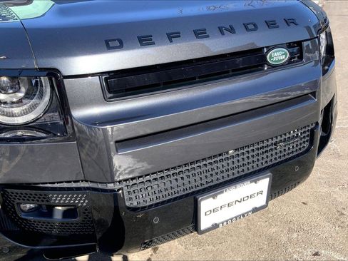 Used 2022 Land Rover Defender 110 X-Dynamic SE image 30