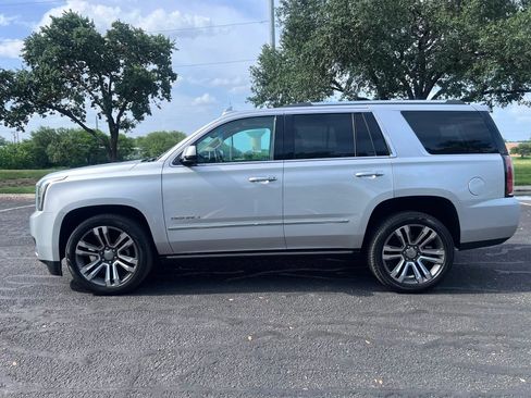 Used 2019 GMC Yukon Denali w/ Denali Ultimate Package RWD image 3