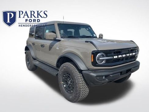 New 2026 Ford Bronco Outer Banks w/ Sasquatch Package image 1