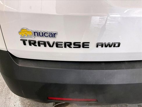 Used 2023 Chevrolet Traverse RS image 29