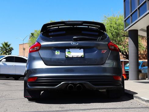 Used 2018 Ford Focus ST FWD image 12