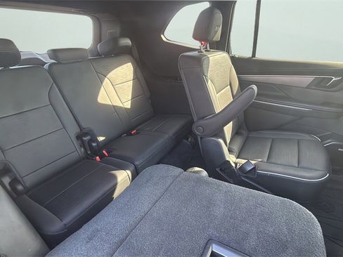 Used 2025 Buick Enclave Sport Touring w/ Power Package image 18