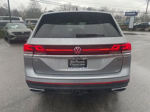 Certified 2026 Volkswagen Atlas SE image 3
