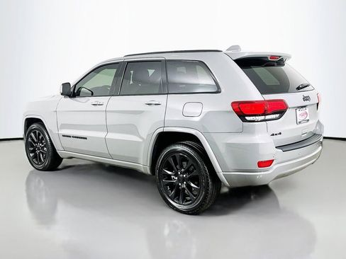 Used 2021 Jeep Grand Cherokee Laredo X image 16