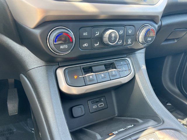Used 2023 GMC Acadia Denali w/ Denali Ultimate Package AWD/4WD image 25