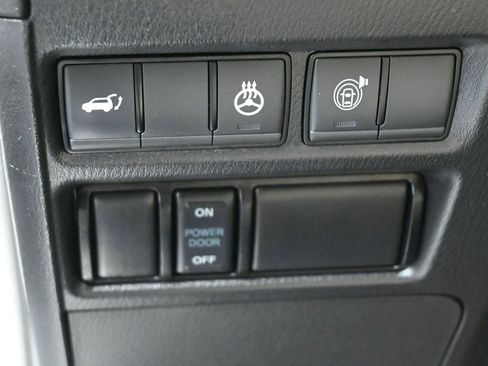 Used 2024 Nissan Armada Platinum w/ Captain's Chairs Package RWD image 6