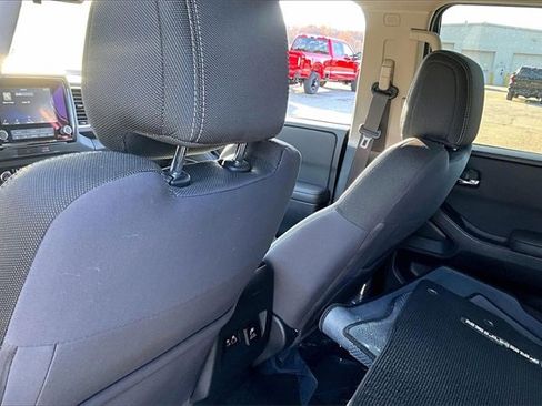 Used 2022 Nissan Frontier SV image 37