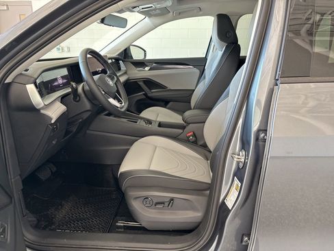 New 2026 Volkswagen Tiguan SE AWD/4WD image 12
