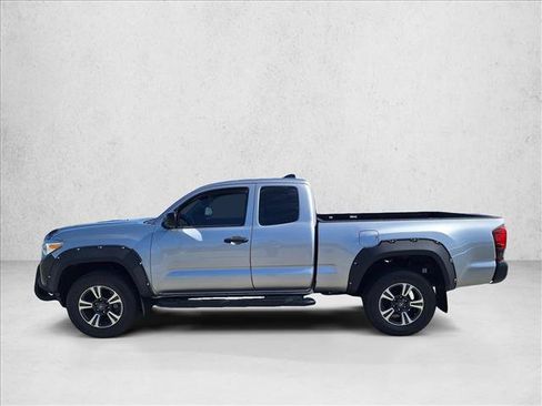 Used 2020 Toyota Tacoma SR RWD image 8