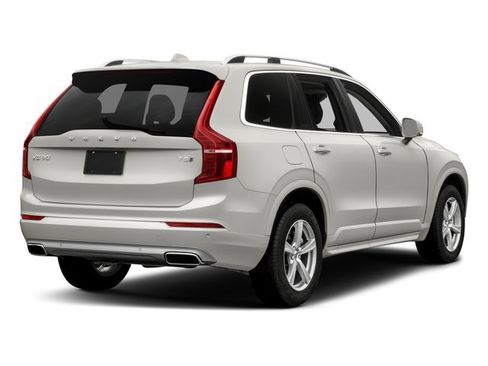 Used 2018 Volvo XC90 T5 Momentum w/ Momentum Plus Package AWD/4WD image 2
