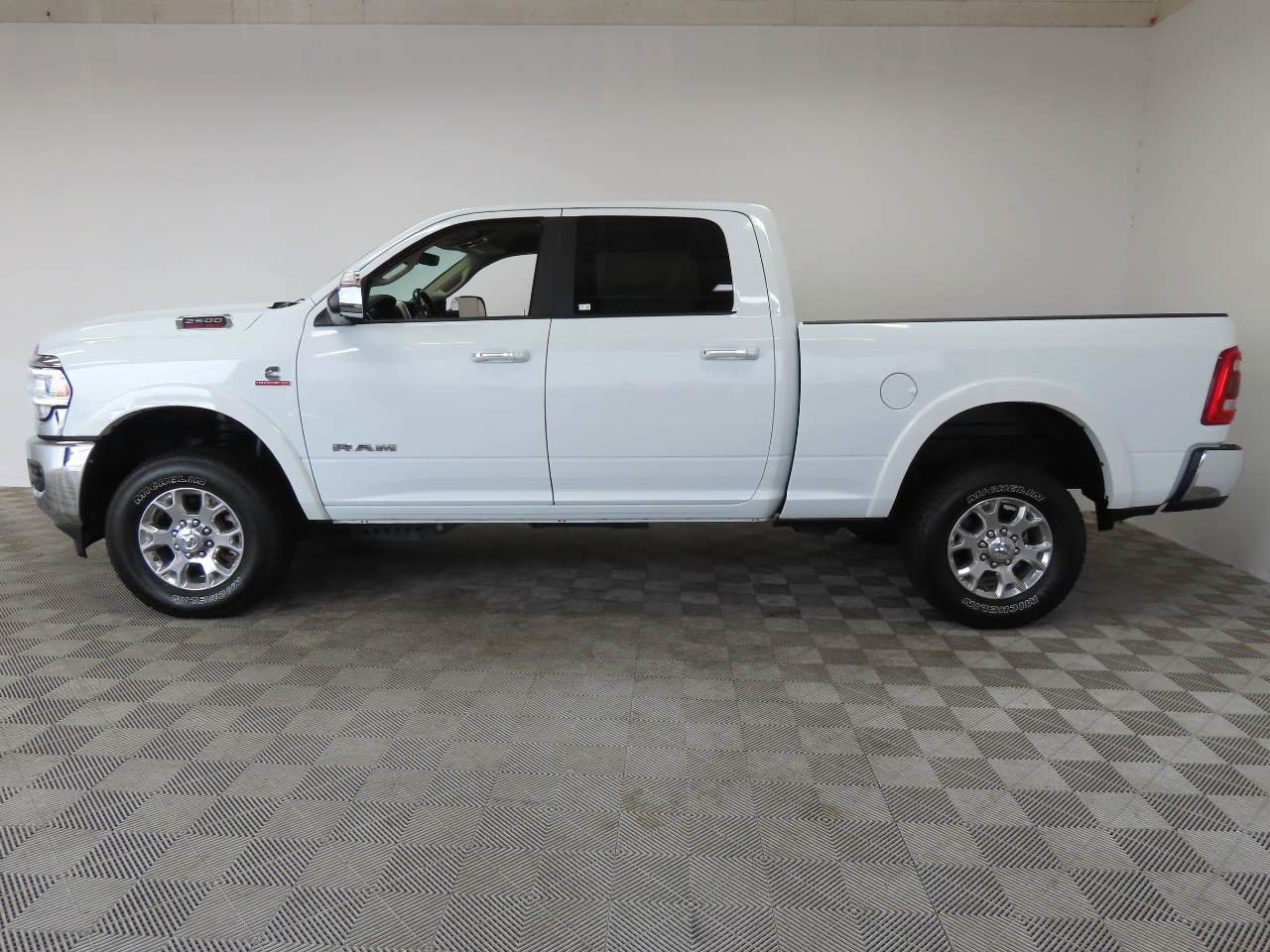 Used 2022 RAM 2500 Laramie AWD/4WD image 7