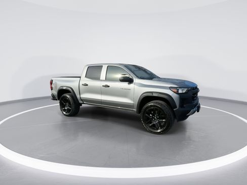 Used 2025 Chevrolet Colorado Trail Boss image 2