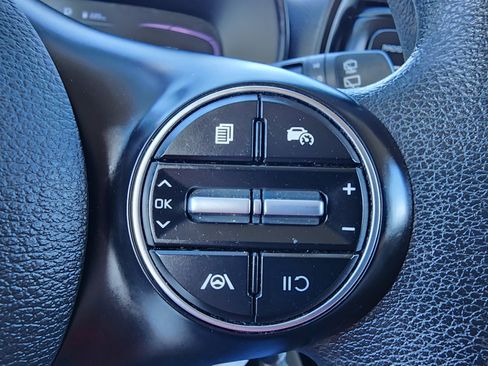 Used 2023 Kia Soul LX image 19