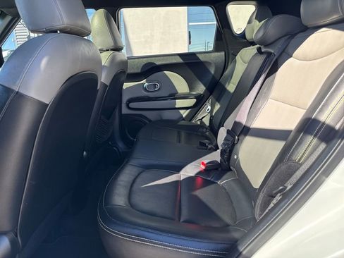 Used 2014 Kia Soul + w/ Primo Package image 9