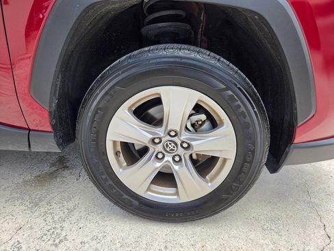 Used 2025 Toyota RAV4 XLE FWD image 19