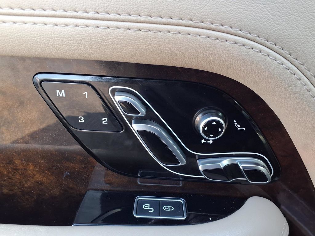 Used 2020 Land Rover Range Rover HSE AWD/4WD image 13