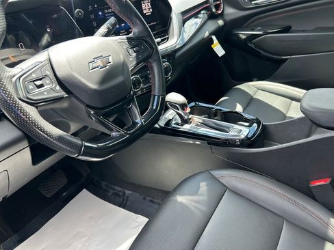 Used 2024 Chevrolet Trax RS w/ Sunroof Package FWD image 10