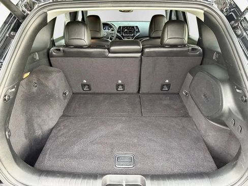 Used 2022 Jeep Cherokee Limited w/ Elite Package AWD/4WD image 9