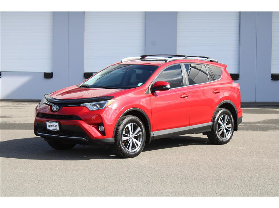 Used 2017 Toyota RAV4 XLE AWD/4WD image 1