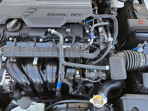 Used 2026 Hyundai Elantra SE FWD image 27