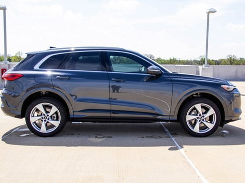 New 2025 Audi Q5 Premium Plus image 4