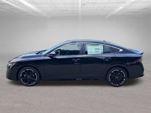 New 2026 Nissan Sentra SR w/ Floor Mat Package FWD image 2