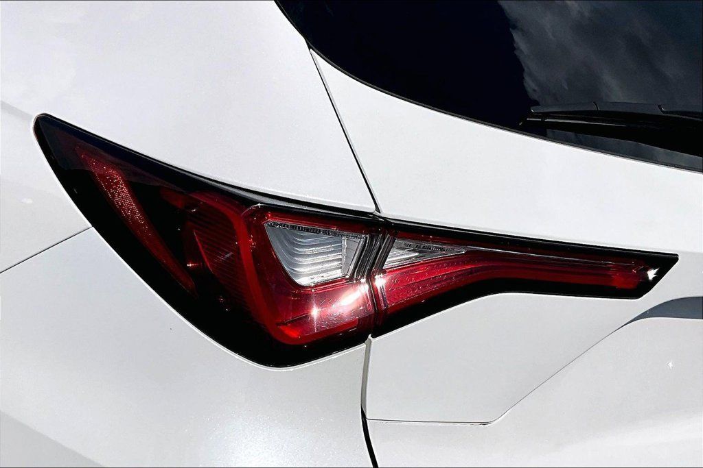 Certified 2024 Acura MDX SH-AWD image 31