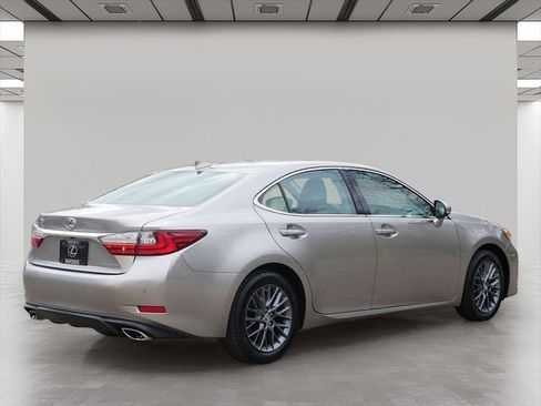 Used 2018 Lexus ES 350 w/ Navigation System Package FWD image 5