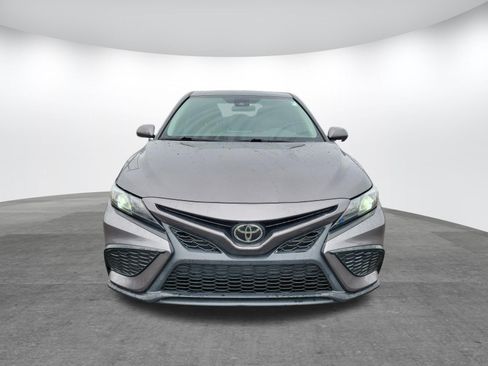 Used 2023 Toyota Camry SE FWD image 2