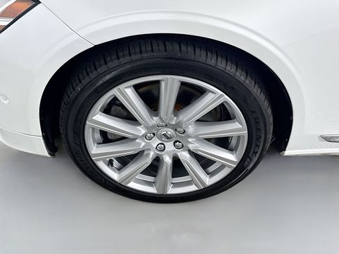 Used 2018 Volvo S90 T6 Inscription w/ Convenience Package image 38