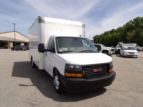 Used 2021 GMC Savana 3500 Extended w/ Power Convenience Package RWD image 11