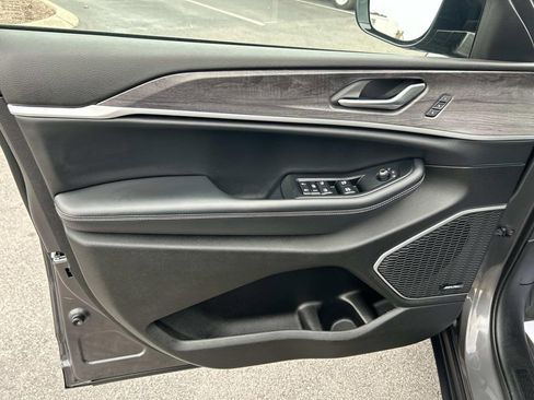 Used 2022 Jeep Grand Cherokee L Limited image 26