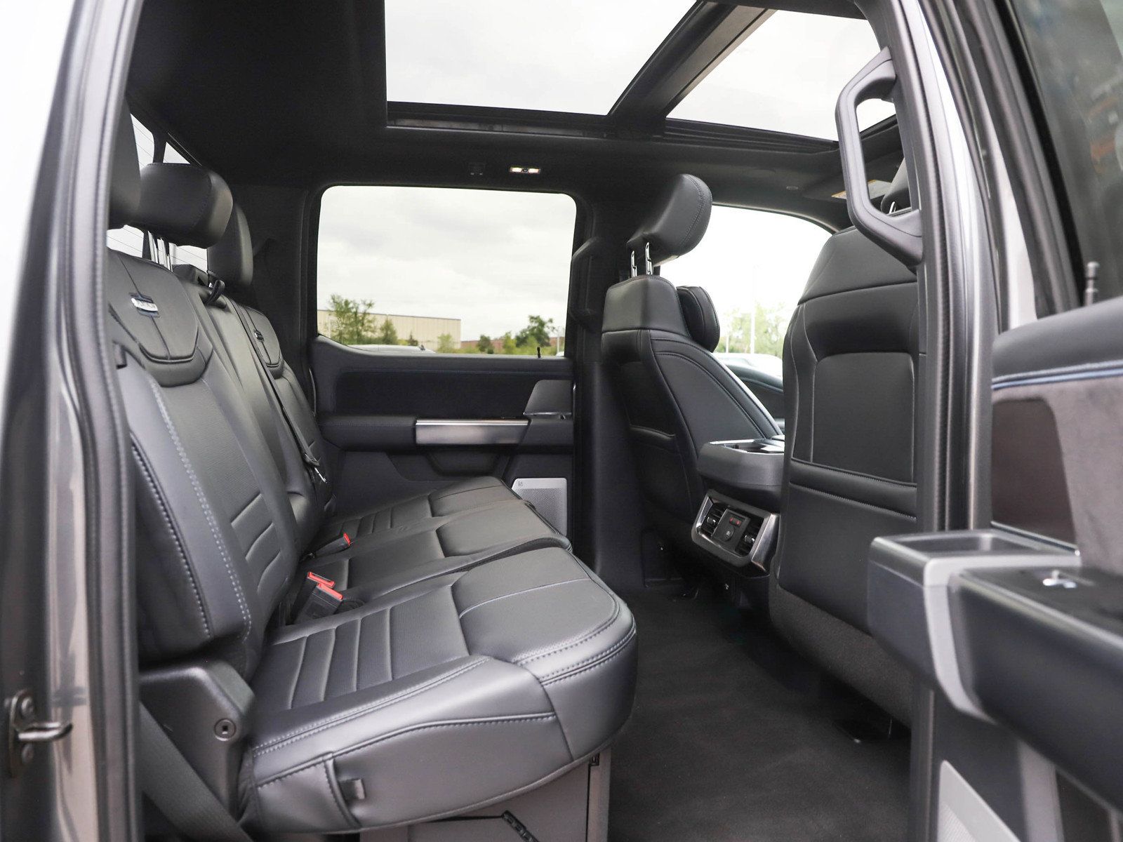Used 2026 Ford F250 Platinum AWD/4WD image 14