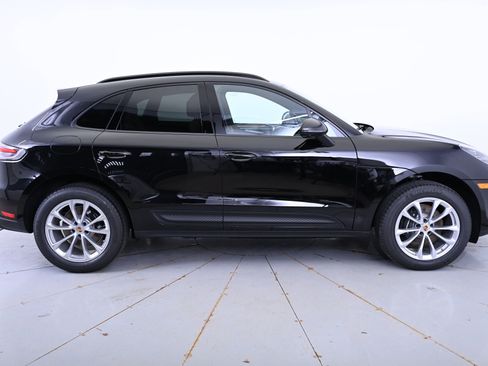 Used 2025 Porsche Macan image 8