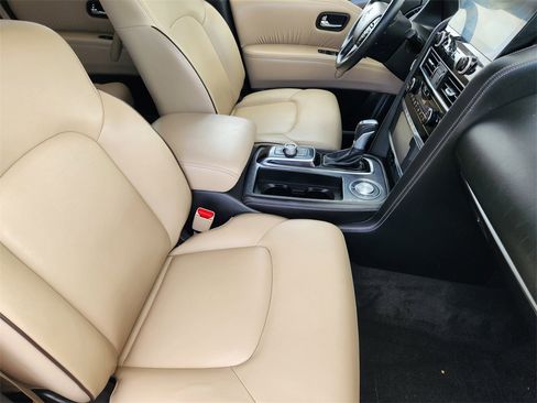 Used 2021 Nissan Armada SV w/ SV Appearance Package image 10