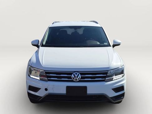 Used 2020 Volkswagen Tiguan SE image 2