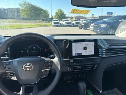 Used 2025 Toyota Camry LE FWD image 29